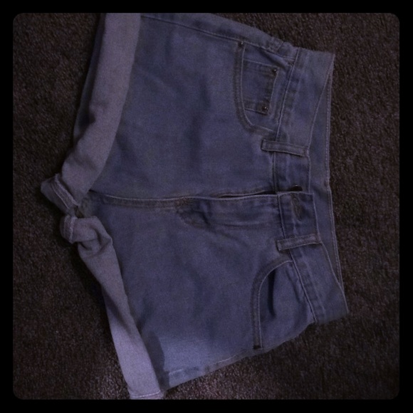 Light wash jean shorts - Picture 1 of 4